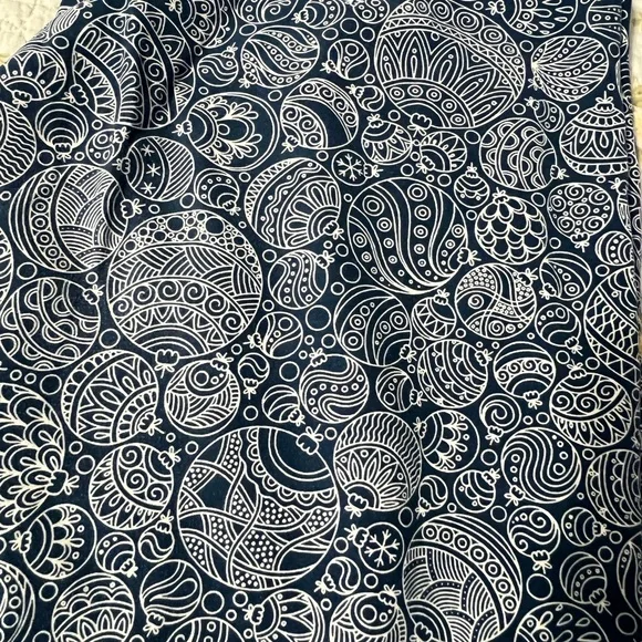 4 pair Christmas lularoe leggings - Picture 10 of 12